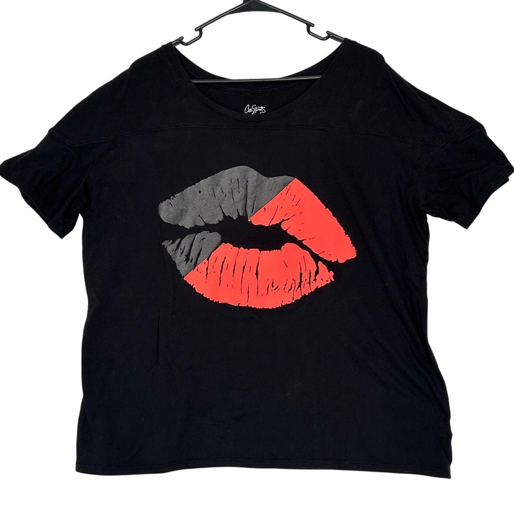 City Streets Black Short Sleeved Two Toned Lip Print Tee Shirt Women's Size XL